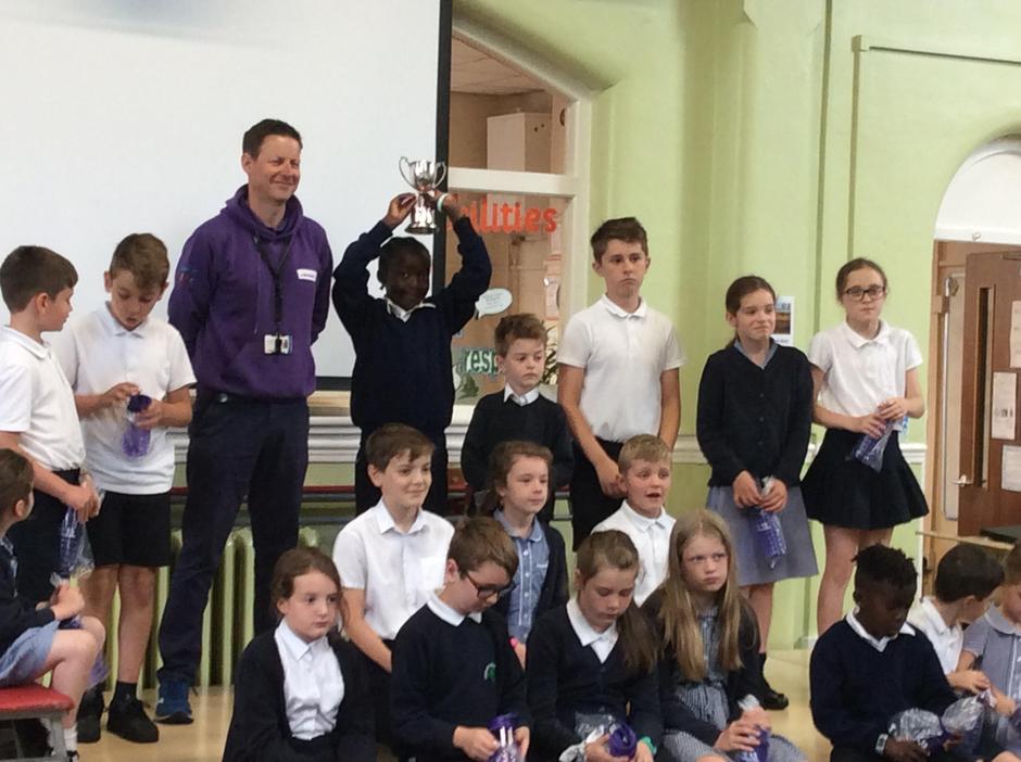 f703d600e1614b0799c6fbd24f03733a_1x1